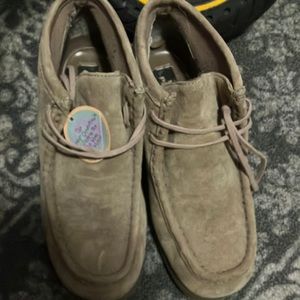 Hush puppies size 6y